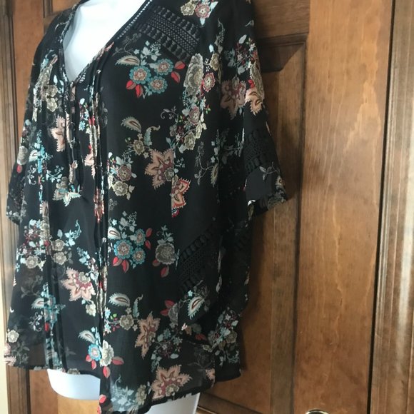 Zac & Rachel Black w/Colorful Flowers Pullover Blouse w/Butterfly Sleeves Large - Picture 7 of 15